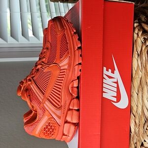 Nike Zoom Vomero 5 Cosmic Clay Orange sz 7.5 sz 6